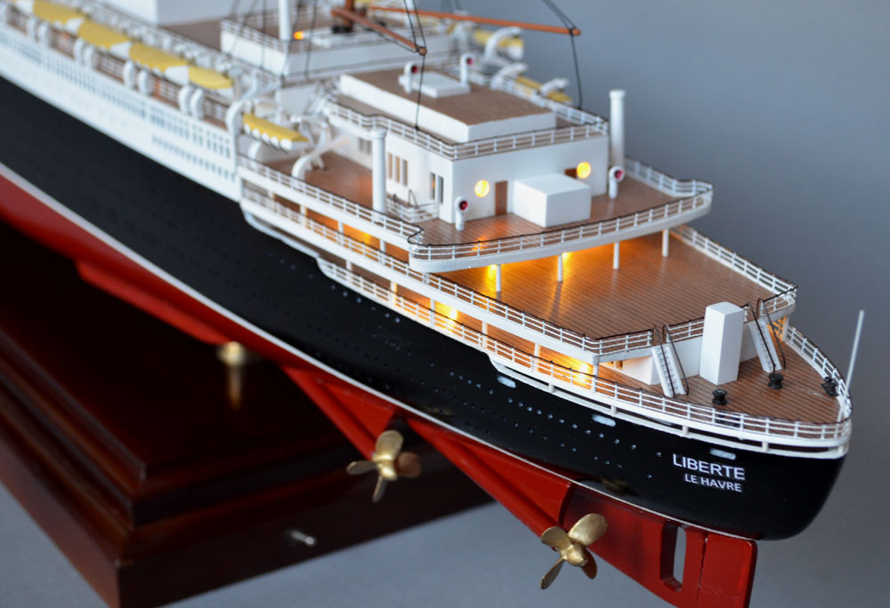 Liberte ship model